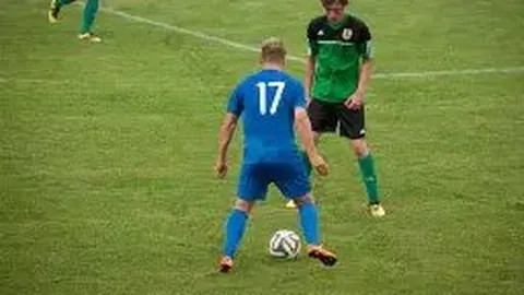 IU透露食量惊人 每口食物咀嚼150次 牙医担忧影响口腔健康